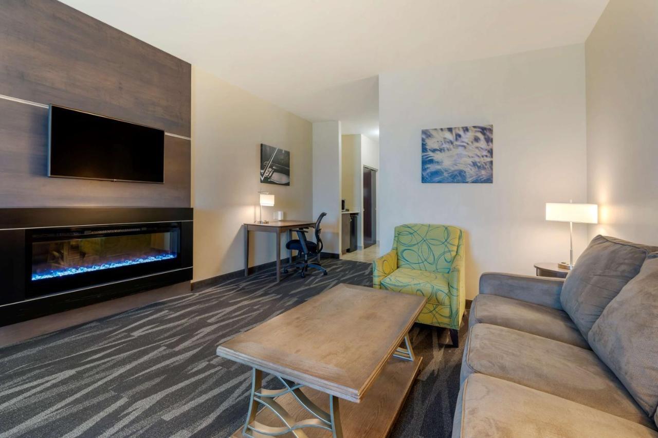 Best Western Plus Centralia Hotel & Suites Exterior photo