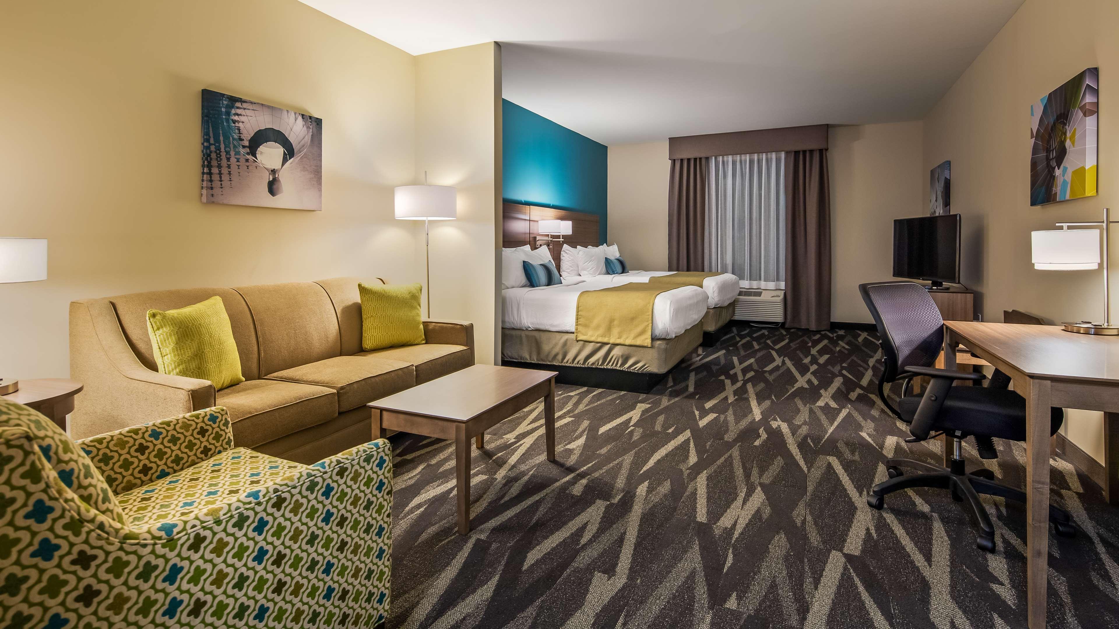 Best Western Plus Centralia Hotel & Suites Exterior photo