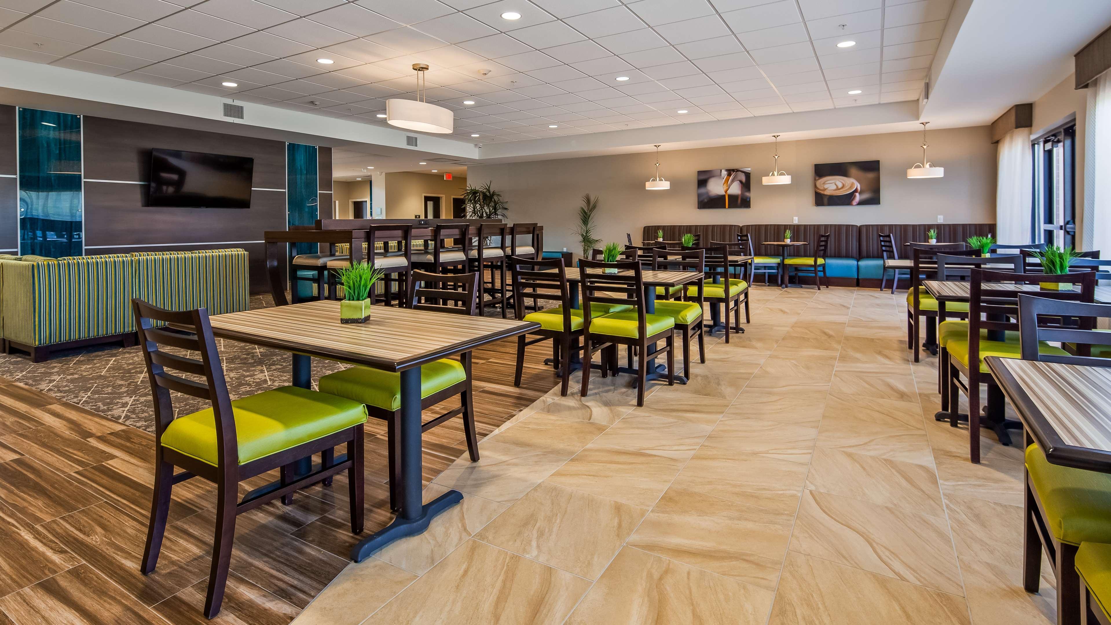 Best Western Plus Centralia Hotel & Suites Exterior photo