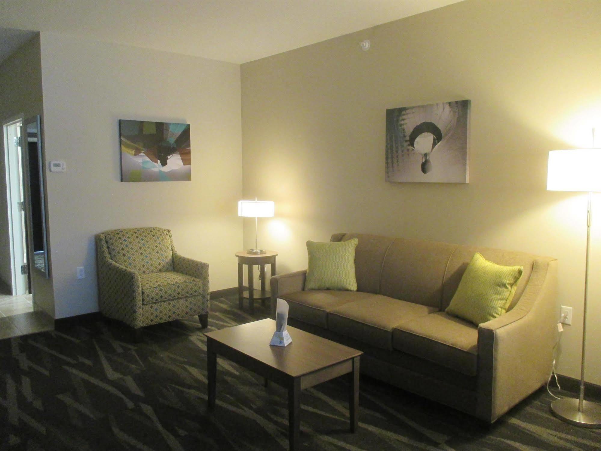 Best Western Plus Centralia Hotel & Suites Exterior photo
